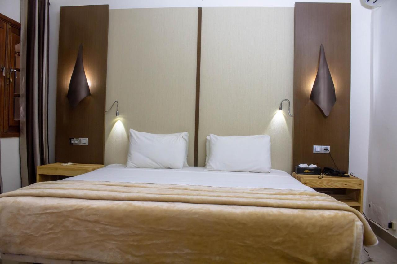 Iris Hotel Toubab Dialaw Exterior foto