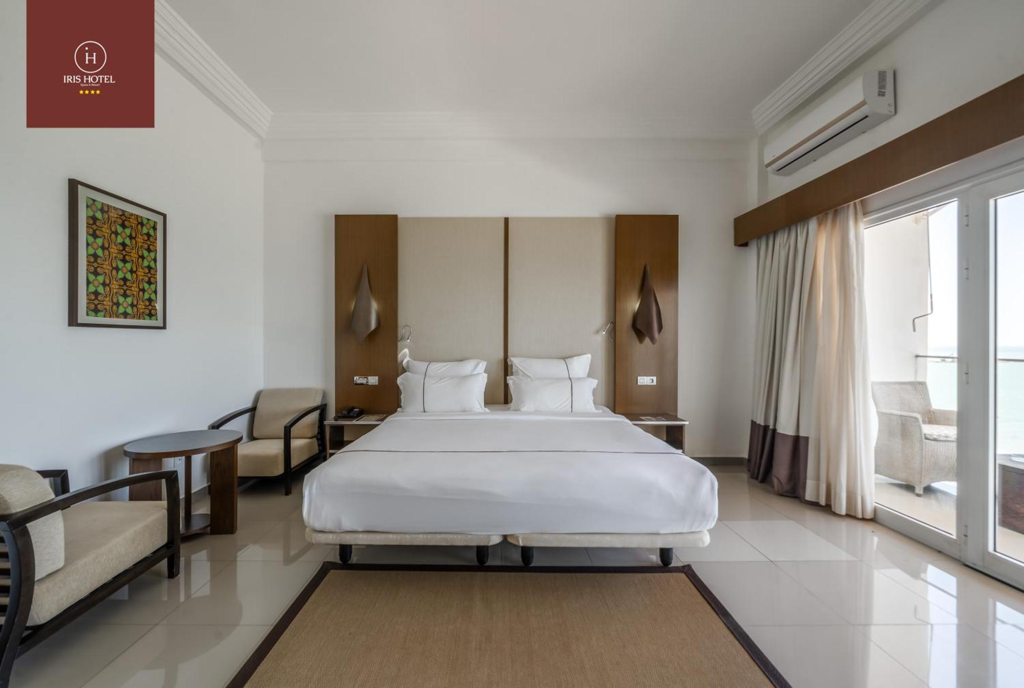Iris Hotel Toubab Dialaw Exterior foto