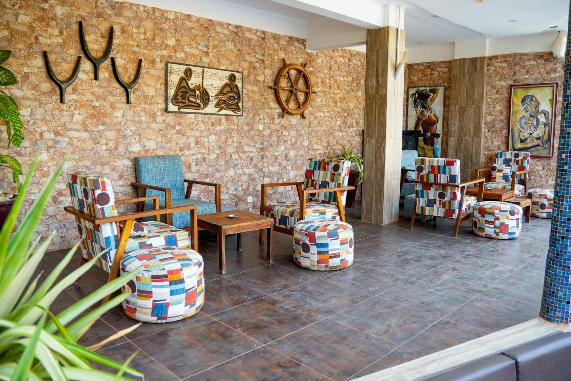 Iris Hotel Toubab Dialaw Exterior foto